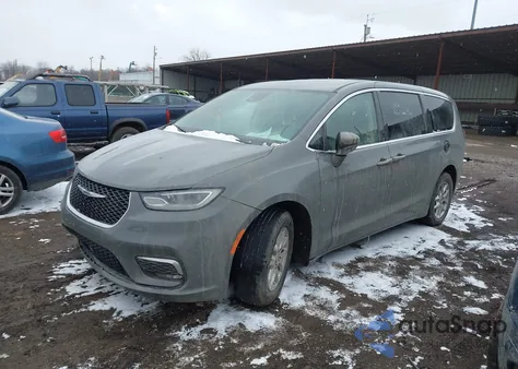 2023 Chrysler Pacifica Touring L z USA, uszkodzony, nr VIN 2C4RC1BG9PR549324
